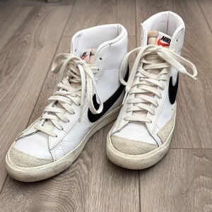 Nike Womens Blazer Mid Sz 8